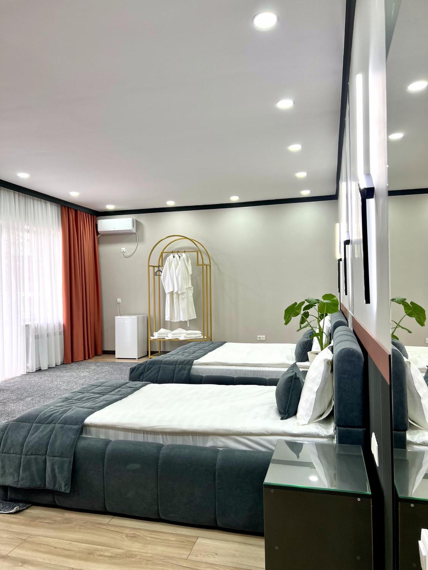 Suncor Hotel Karakol Ngoại thất bức ảnh